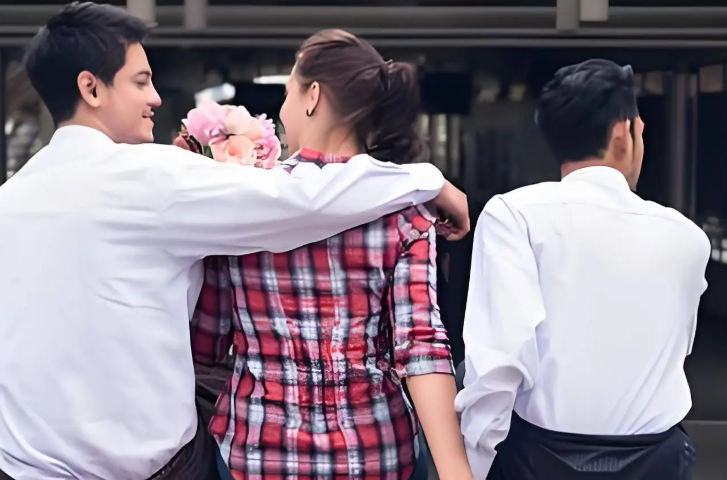 长沙出轨调查；婚内出轨离婚家产怎么分配女方